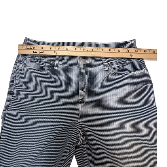 Chico’s Perfect Stretch Girlfriend Crop Jean, Chico’ Size 0, Regular Size 6 - Picture 2 of 7